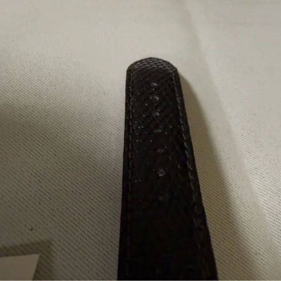 Gucci 3000M Vintage Stripe Dial Watch (Red/Navy) w/ COA & Two Straps - Picture 4 of 7